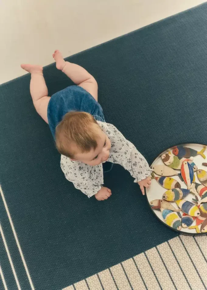 Camicetta con collo babydoll ricamato Camicetta con collo babydoll ricamato