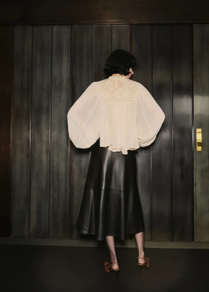 Camicetta con combinazione di pizzi Camicetta con combinazione di pizzi