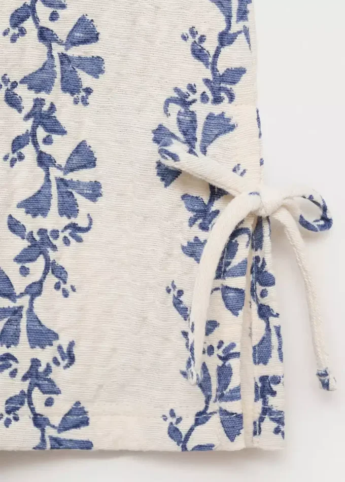 Camicetta con fiocco stampato Camicetta con fiocco stampato