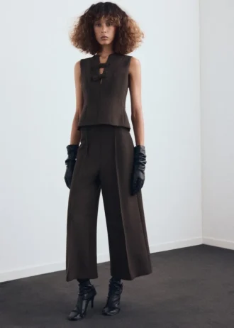 Camicetta con scollo a V e fiocchi