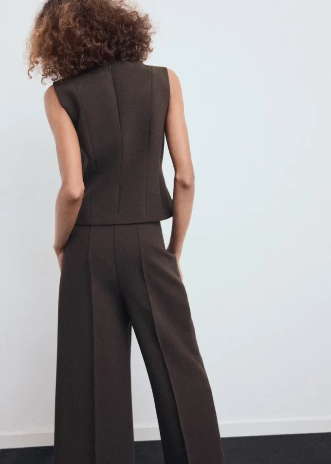 Camicetta con scollo a V e fiocchi