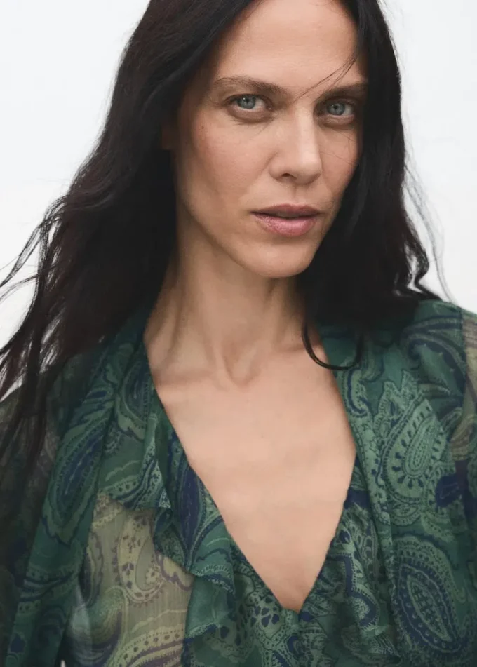 Camicetta con stampa paisley e foulard Camicetta con stampa paisley e foulard