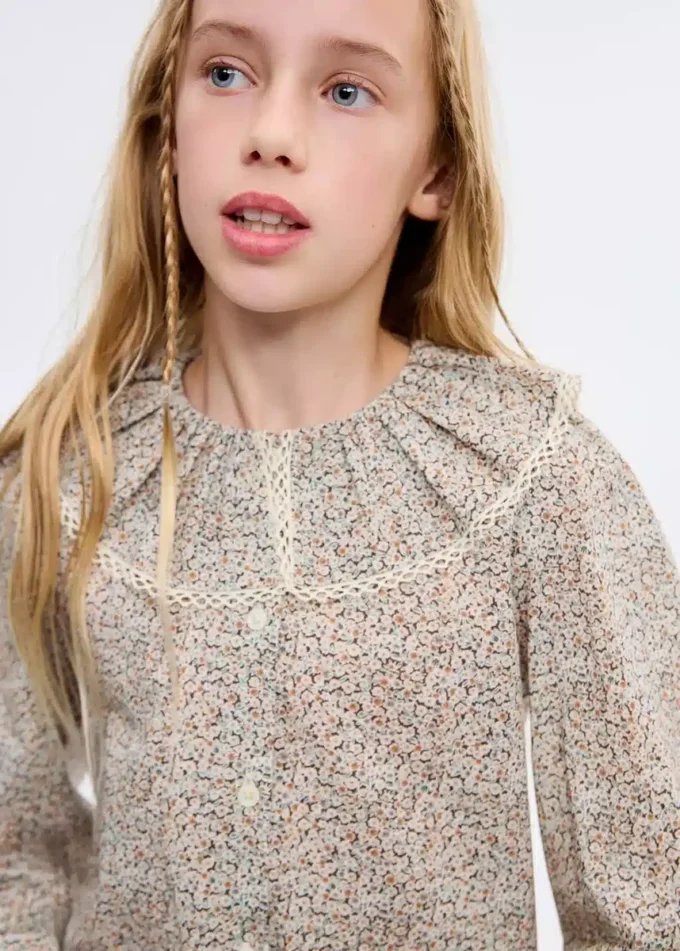 Camicetta in cotone a fiori Camicetta in cotone a fiori