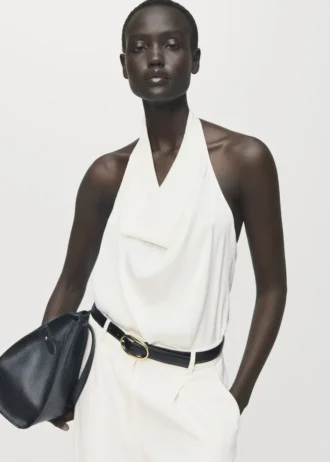 Camicetta in raso con scollo drappeggiato