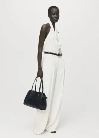 Camicetta in raso con scollo drappeggiato