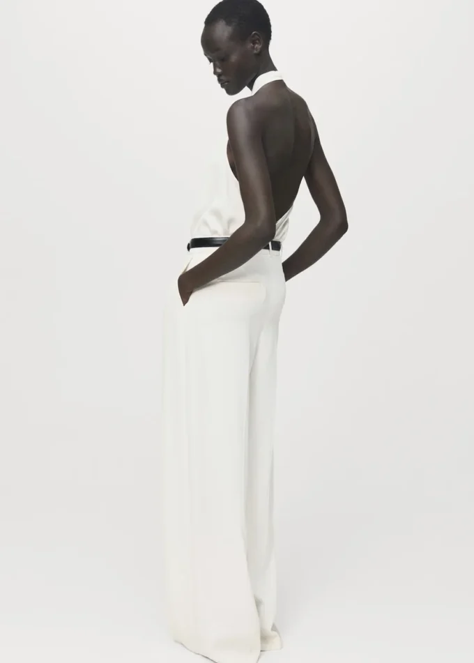 Camicetta in raso con scollo drappeggiato Camicetta in raso con scollo drappeggiato