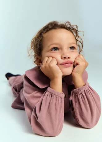 Camicetta in velluto a coste con colletto baby