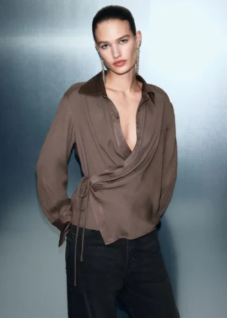 Camicetta incrociata in raso