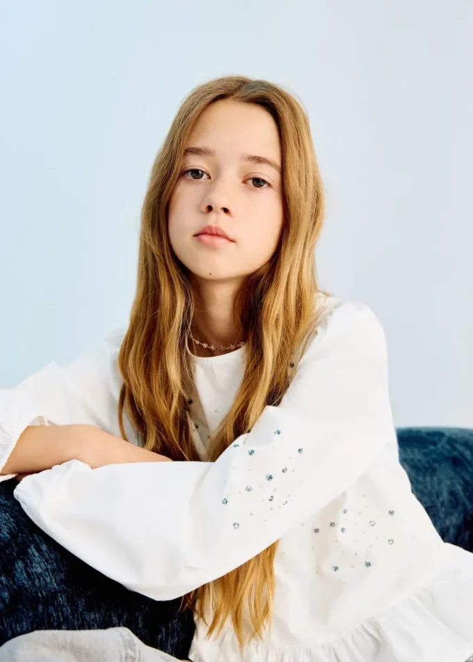 Camicetta ricamata con perline Camicetta ricamata con perline