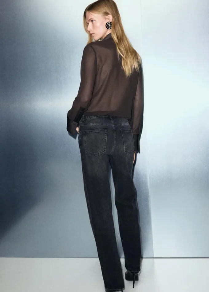 Camicetta semitrasparente con toppe Camicetta semitrasparente con toppe