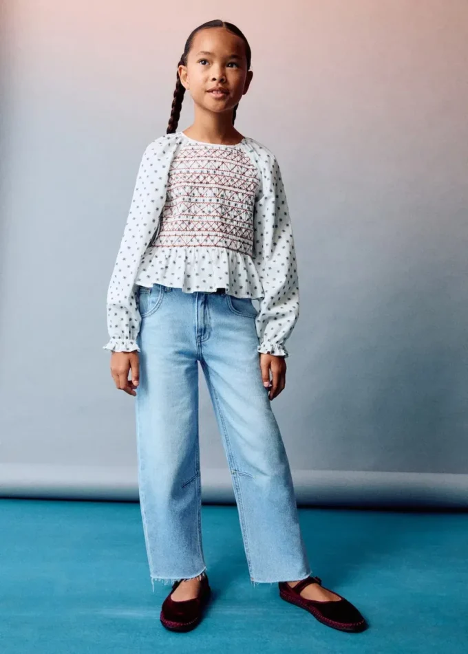 Jeans a vita media con taglio a palloncino