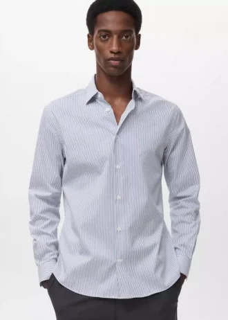 Camicia a righe in cotone non stropicciabile dalla vestibilità regolare