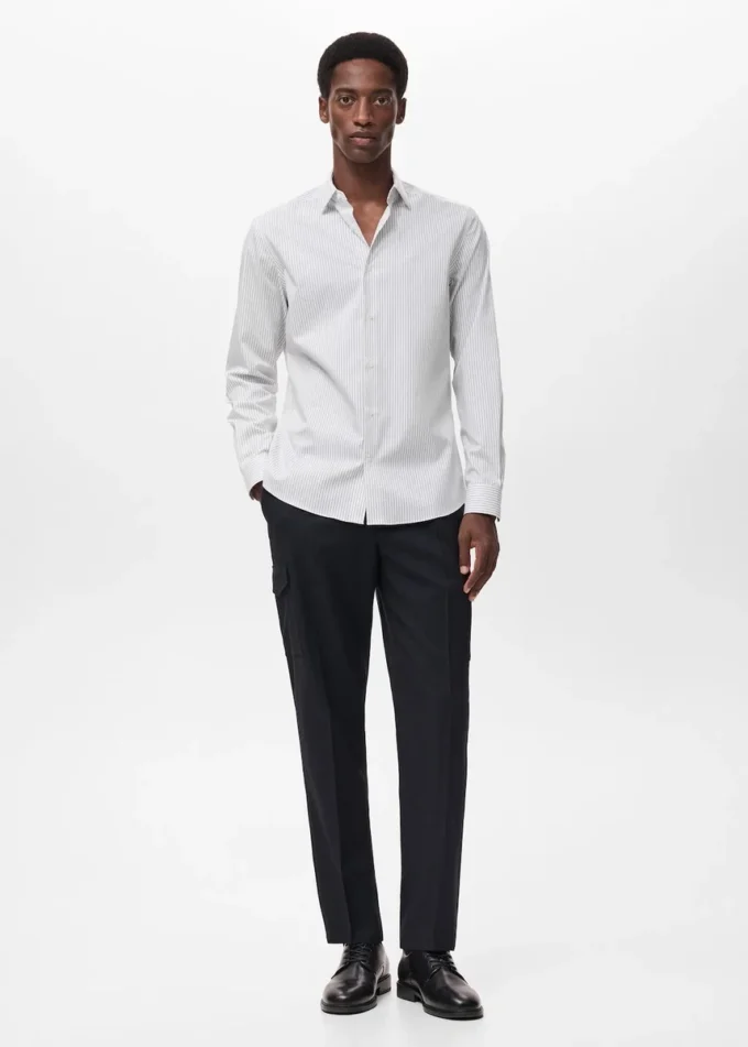 Camicia a righe in cotone non stropicciabile dalla vestibilità regolare Camicia a righe in cotone non stropicciabile dalla vestibilità regolare