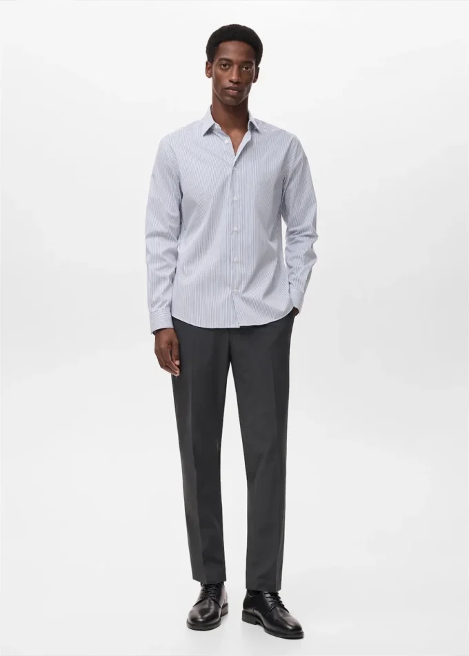 Camicia a righe in cotone non stropicciabile dalla vestibilità regolare Camicia a righe in cotone non stropicciabile dalla vestibilità regolare