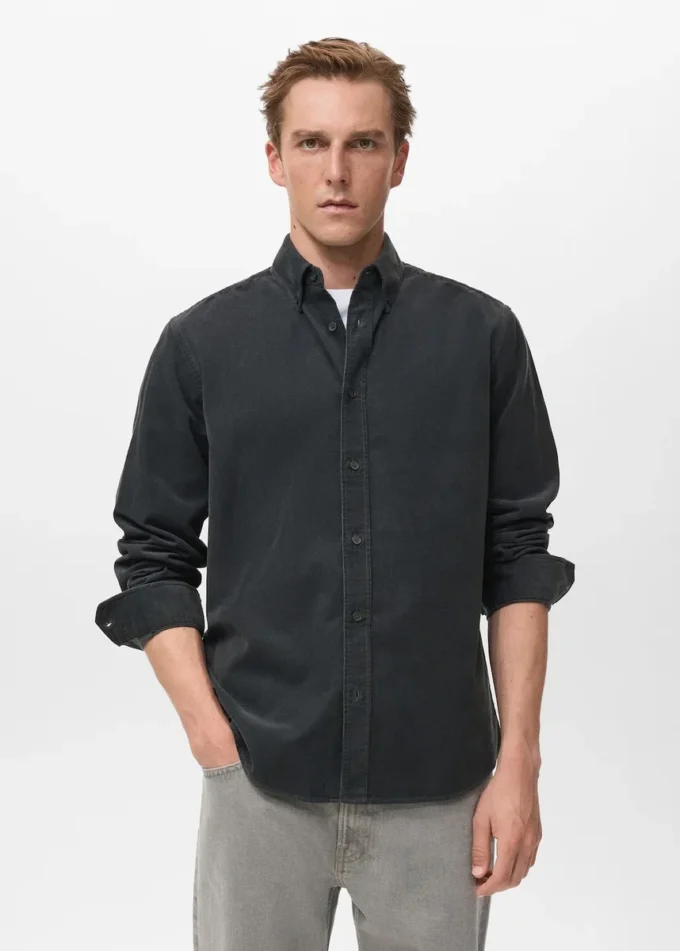 Camicia classica in micro velluto a coste Camicia classica in micro velluto a coste