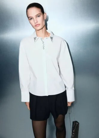 Camicia con dettagli in cristallo