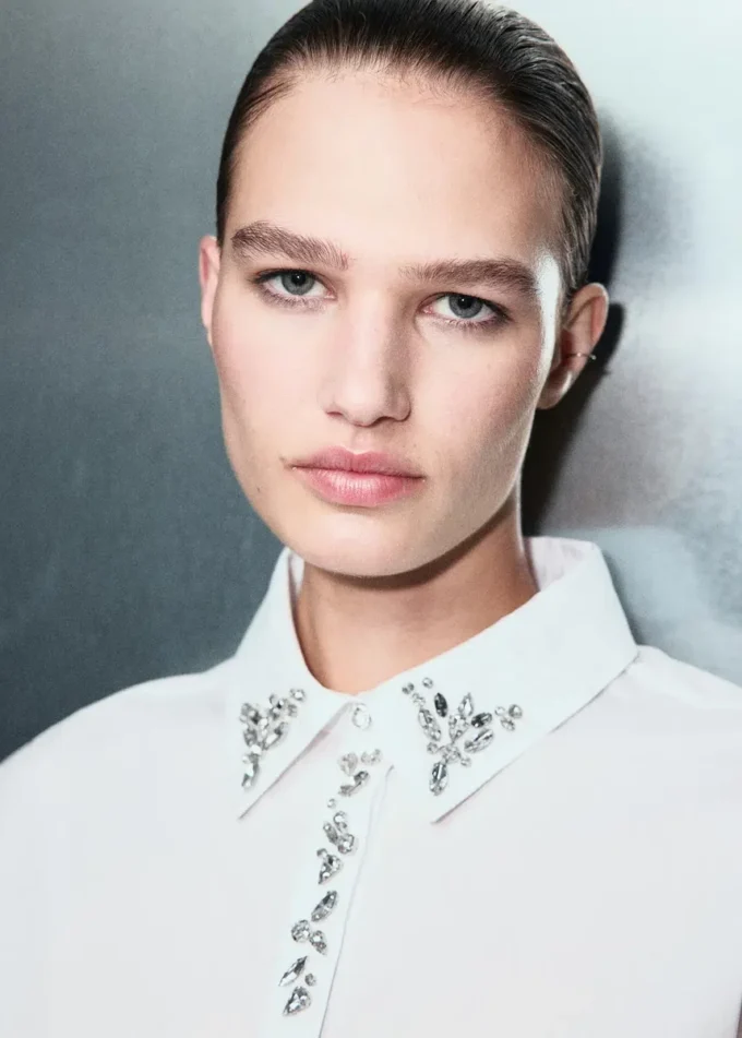 Camicia con dettagli in cristallo