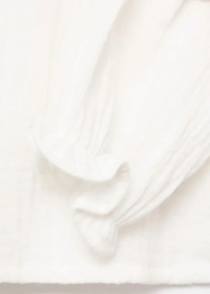 Camicia con doppio colletto alla coreana Camicia con doppio colletto alla coreana