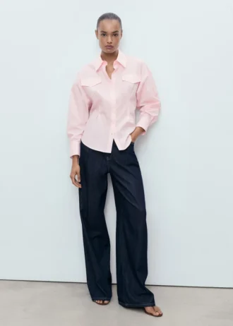 Camicia con pieghe e tasche