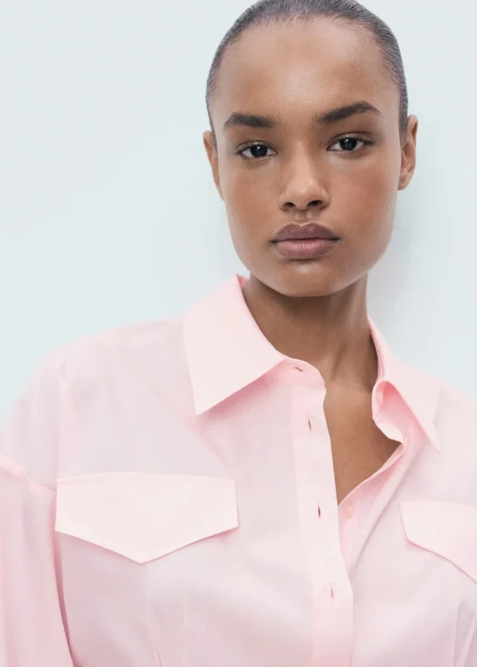 Camicia con pieghe e tasche Camicia con pieghe e tasche