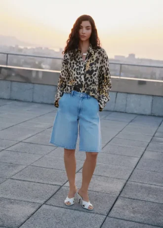 Camicia con stampa leopardata e tasca