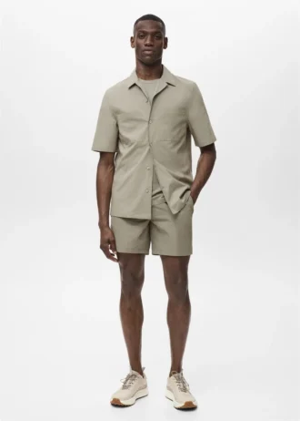 Camicia con tasche e collo alla coreana