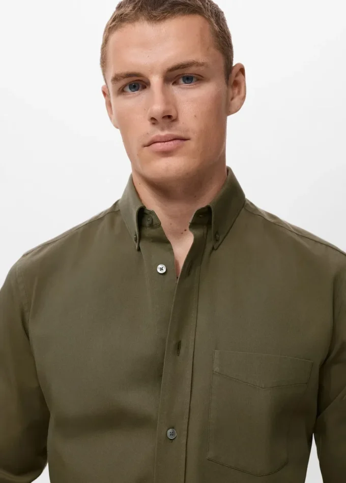 Camicia con taschino, vestibilità regolare, 100% cotone Camicia con taschino, vestibilità regolare, 100% cotone