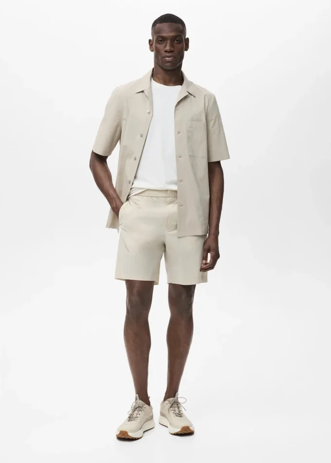 Camicia dalla vestibilità regolare con taschino sul petto Camicia dalla vestibilità regolare con taschino sul petto