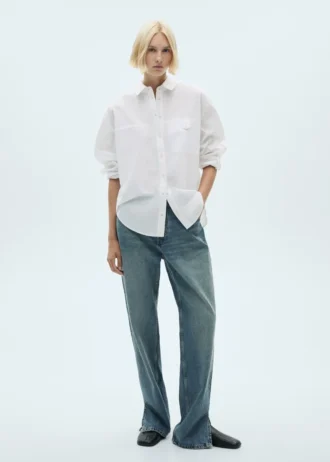 Camicia in cotone con bottone decorativo Camicia in cotone con bottone decorativo