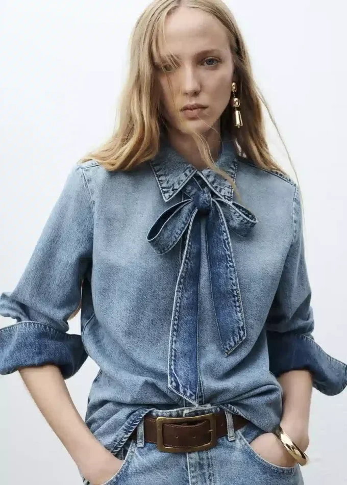 Camicia in denim con fiocco Camicia in denim con fiocco