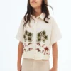 Camicia in lino ricamata con fiori Camicia in lino ricamata con fiori