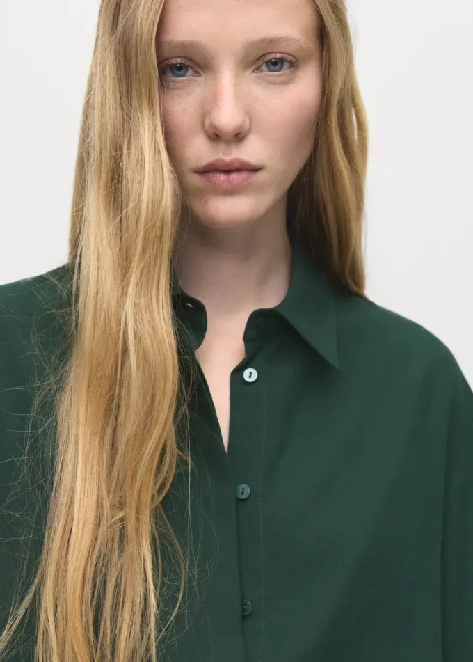Camicia in lyocell con bottoni nascosti Camicia in lyocell con bottoni nascosti
