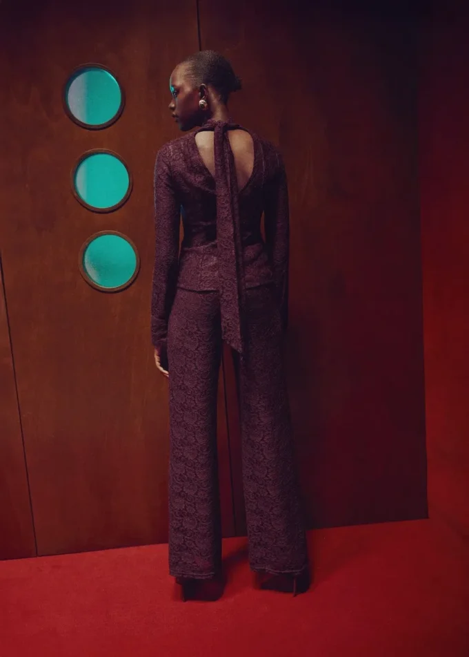 Camicia in pizzo con foulard