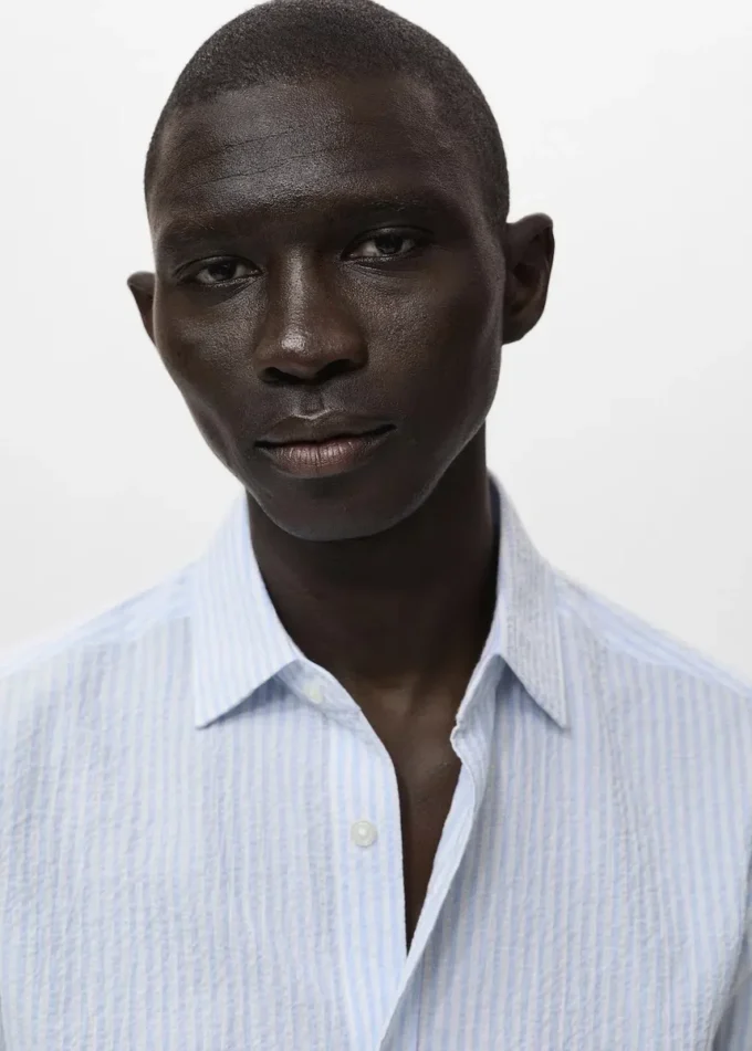 Camicia regular fit con texture a righe Camicia regular fit con texture a righe