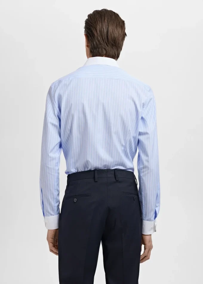 Camicia slim fit con stampa a righe Camicia slim fit con stampa a righe