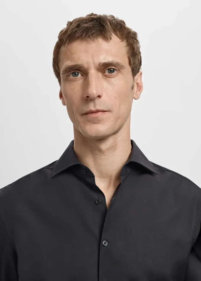 Camicia slim fit in popeline di cotone Camicia slim fit in popeline di cotone