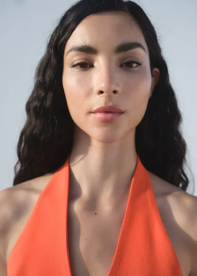 Canotta con scollo all’americana e peplo Canotta con scollo all’americana e peplo