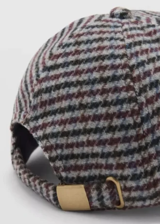 Cappellino in tweed con lettera