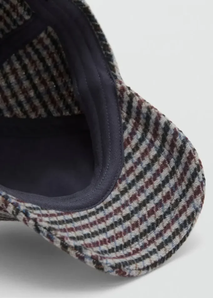 Cappellino in tweed con lettera