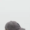Cappellino in tweed con lettera