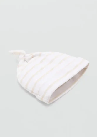 Cappello con dettaglio nodo