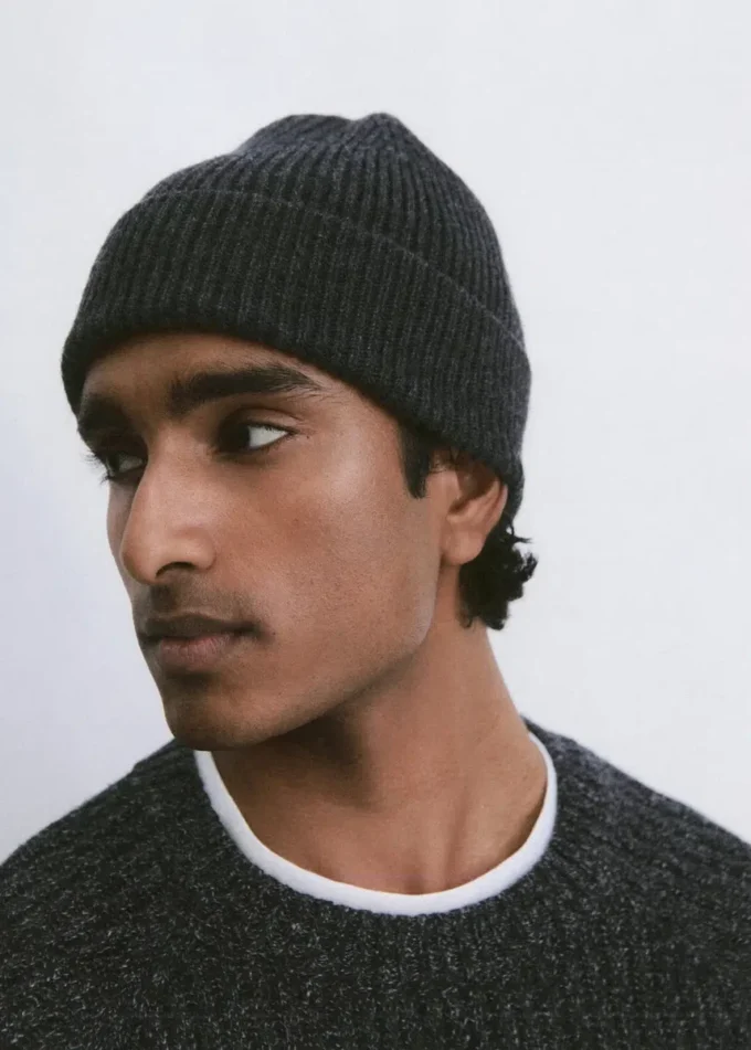 Cappello in lana a coste Cappello in lana a coste