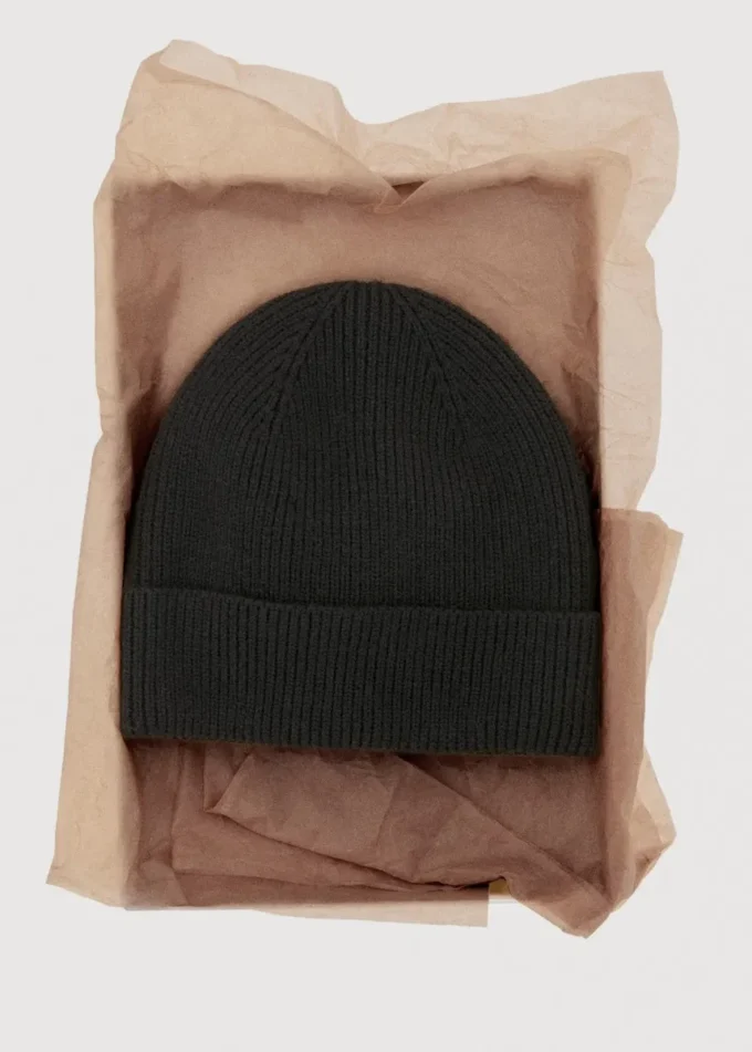 Cappello in lana a coste Cappello in lana a coste