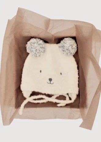 Cappello lavorato a maglia con orsacchiotto