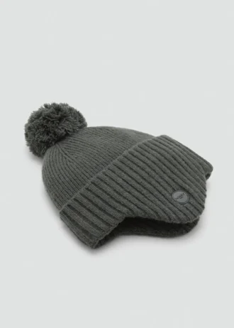 Cappello lavorato a maglia con paraorecchie