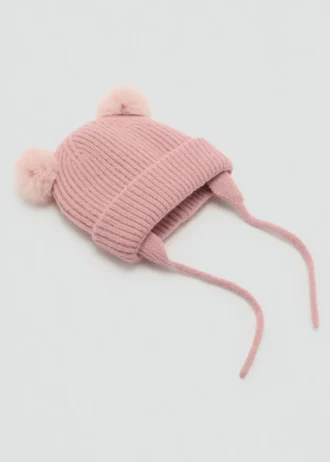 Cappello lavorato a maglia con pompon
