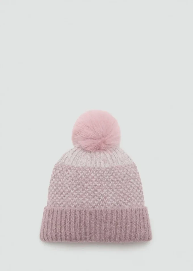 Cappello lavorato a maglia con pompon Cappello lavorato a maglia con pompon