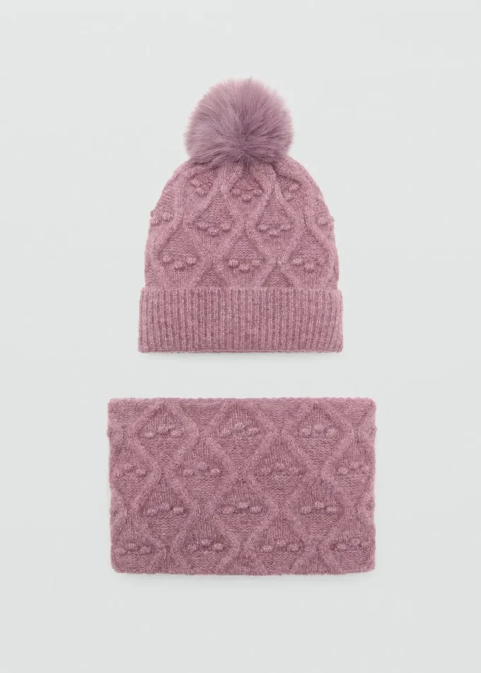 Cappello testurizzato con pompon Cappello testurizzato con pompon