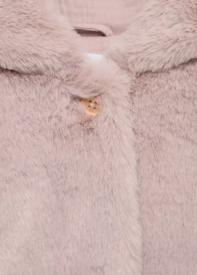 Cappotto con cappuccio effetto pelliccia Cappotto con cappuccio effetto pelliccia