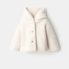 Cappotto con cappuccio effetto shearling Cappotto con cappuccio effetto shearling